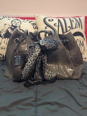 Dolce And Gabbana Gray Snake Skin Python Satchel Purse 👛